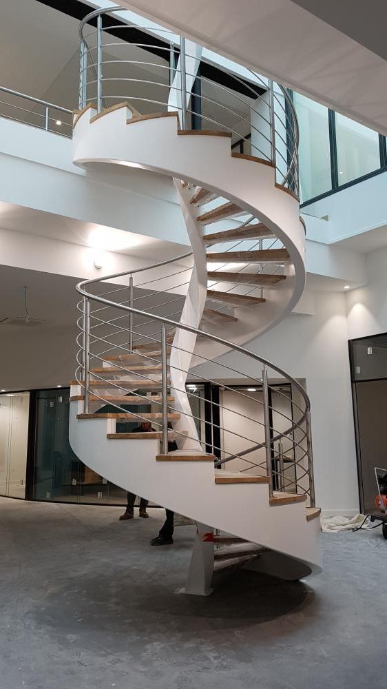 Escalier colimaçon dans un lieu de travail à Lille